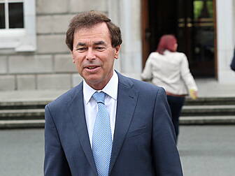 Shatter confirms photos were f...